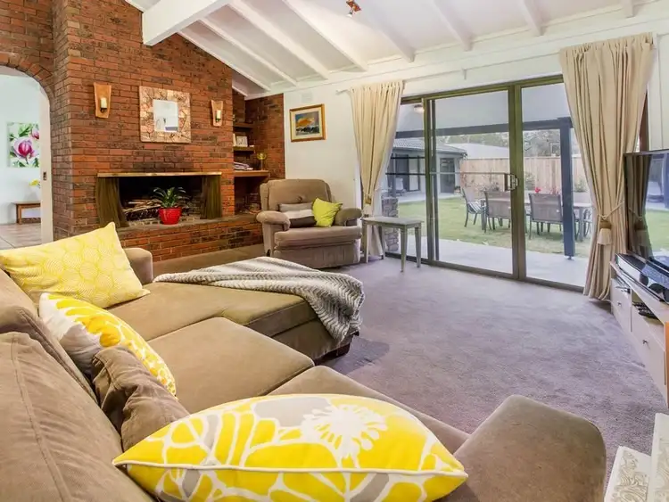 19 Alverstone Grove, Mount Eliza VIC 3930