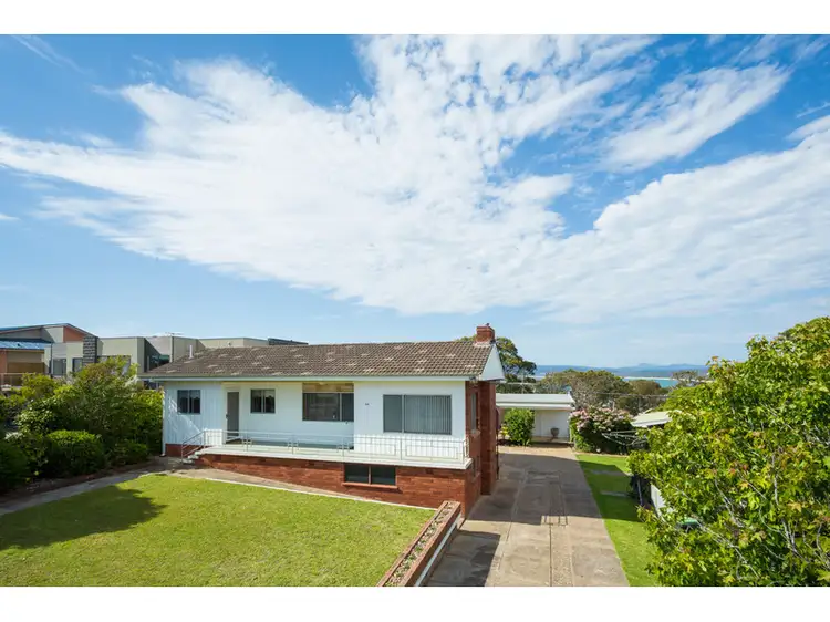 14 Lakeview Avenue, Merimbula NSW 2548