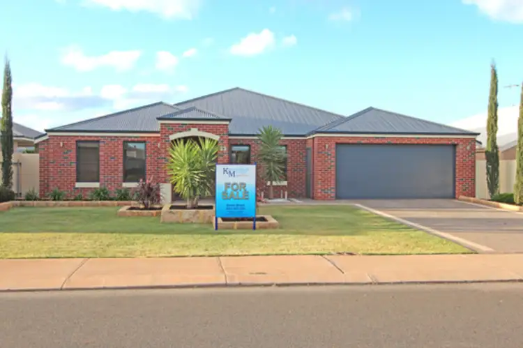 33 Smythe Drive, Broardwood, Kalgoorlie WA 6430