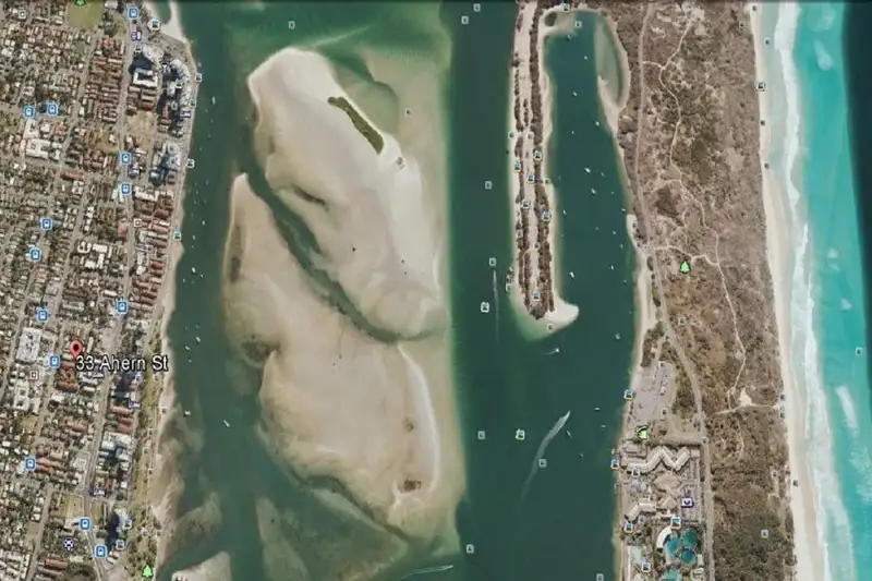 Main view of Homely block of units listing, 33 Ahern Street, Labrador QLD 4215