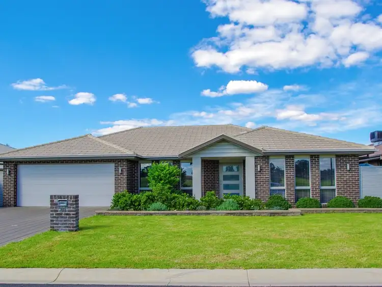20 Loch Lomond Way, Dubbo NSW 2830