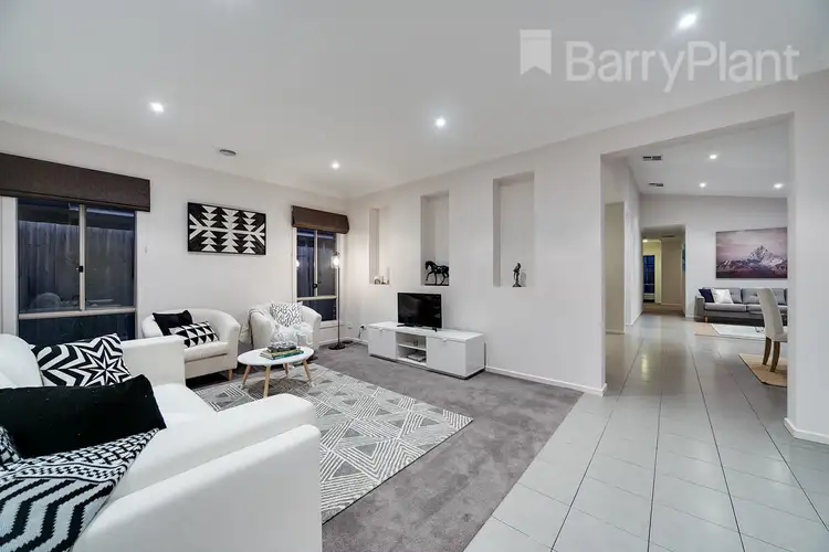 Second view of Homely house listing, 8 Isabella Court, Drouin VIC 3818