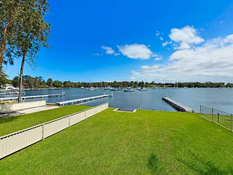 44a Gordon Avenue, Summerland Point NSW 2259