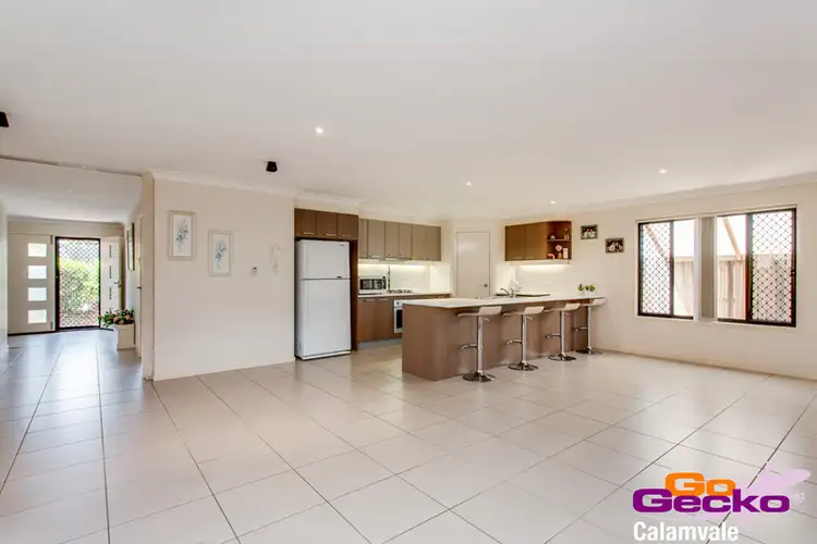 6 Girraween Crescent, Parkinson QLD 4115