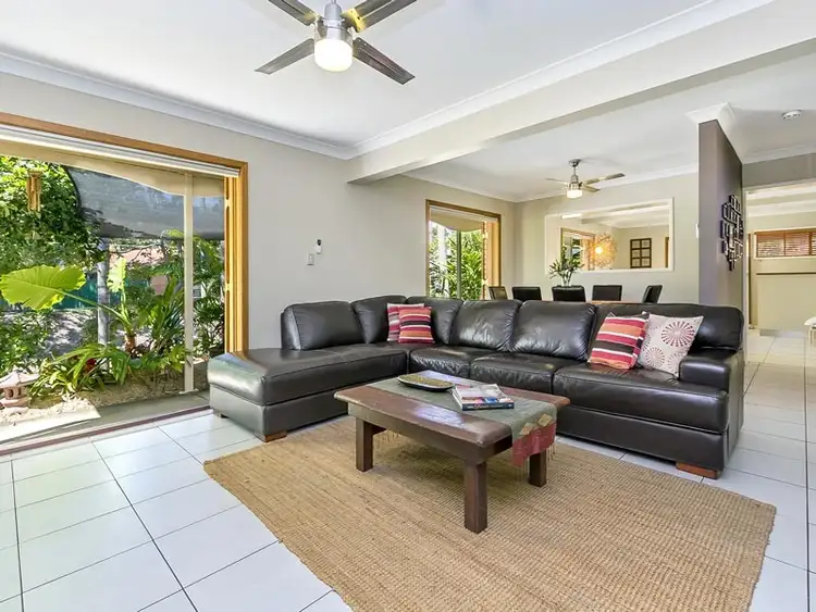 15 Barney Street, Arana Hills QLD 4054