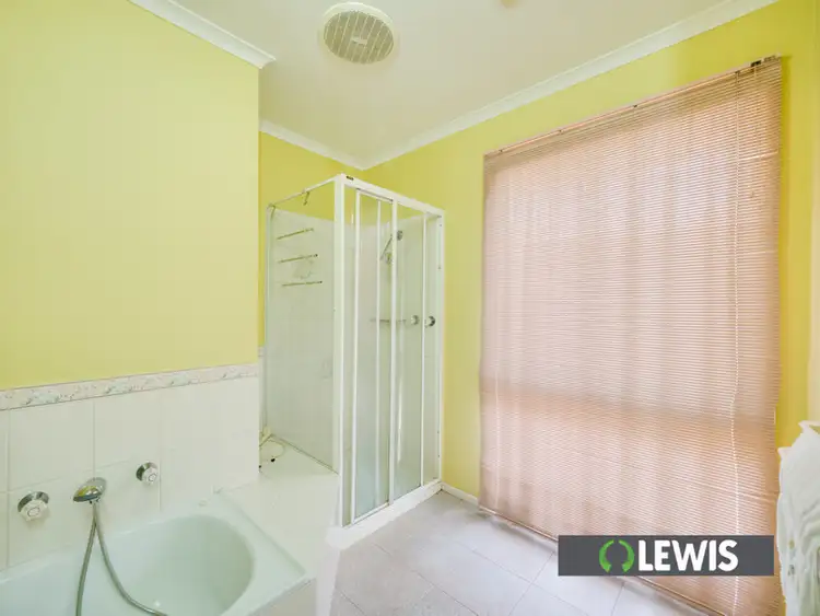 Sixth view of Homely house listing, 4 Acacia Close, Meadow Heights VIC 3048