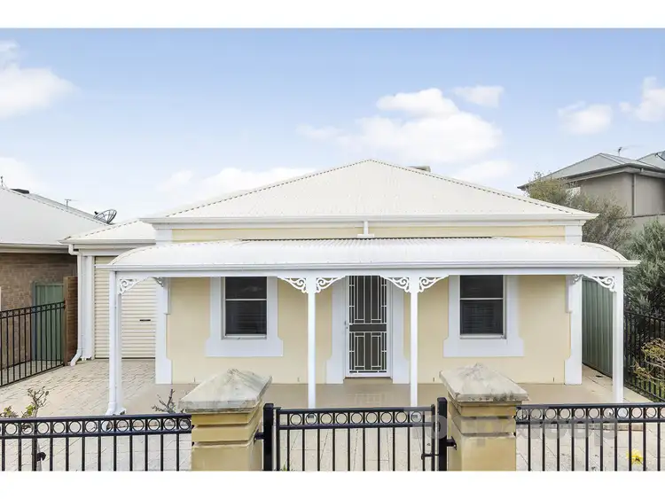 8 Yarle Street, Mawson Lakes SA 5095