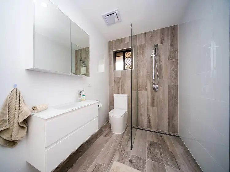 Seventh view of Homely semi-detached listing, 2/5 Napper Road, Arundel QLD 4214