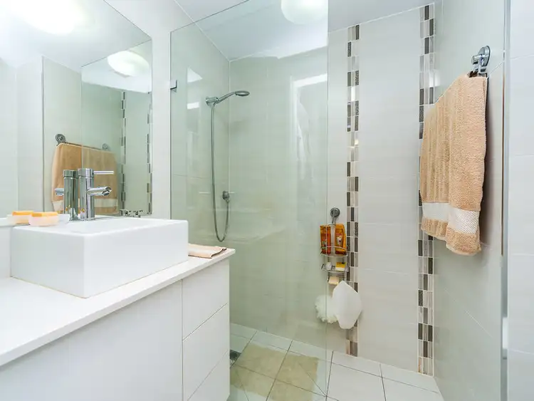 Sixth view of Homely unit listing, 4/15 Brighton Street, Biggera Waters QLD 4216
