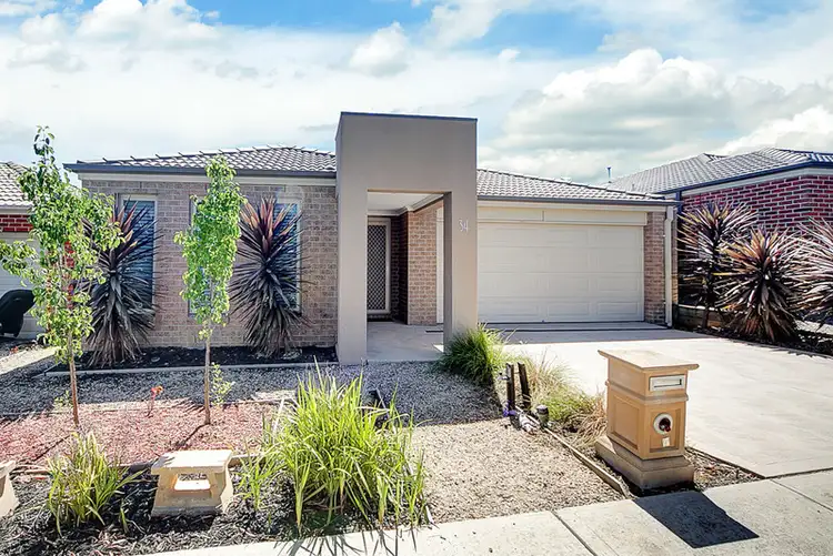 34 Sienna Way, Pakenham VIC 3810