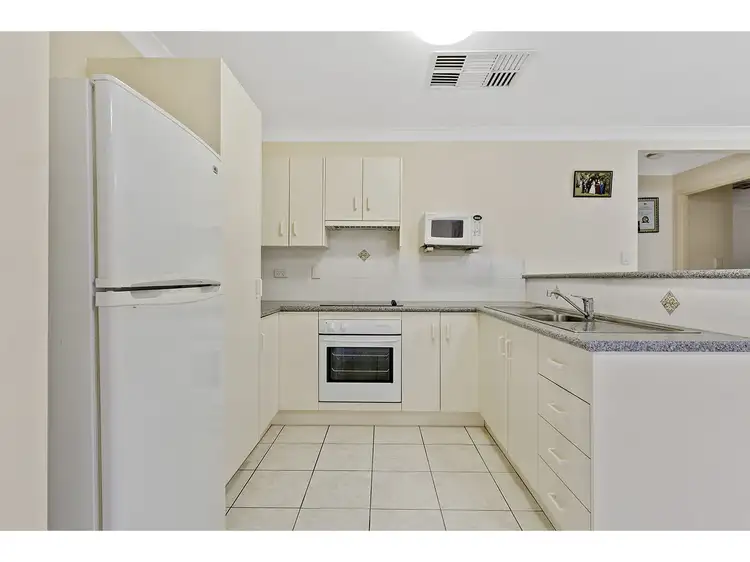 Third view of Homely house listing, 2/33 Oswald Street, Allenstown QLD 4700