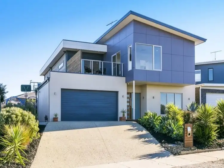 17 Shorebreak Street, Torquay VIC 3228