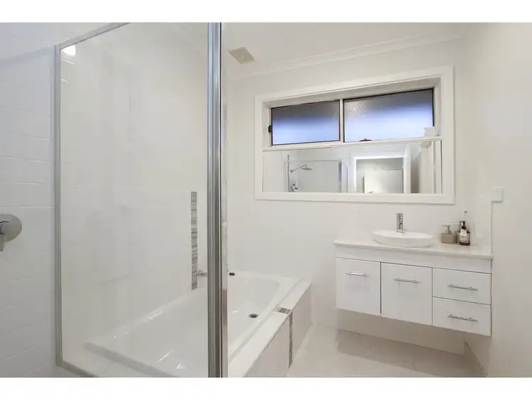 Fourth view of Homely house listing, 2 Maitland Court, Sale VIC 3850