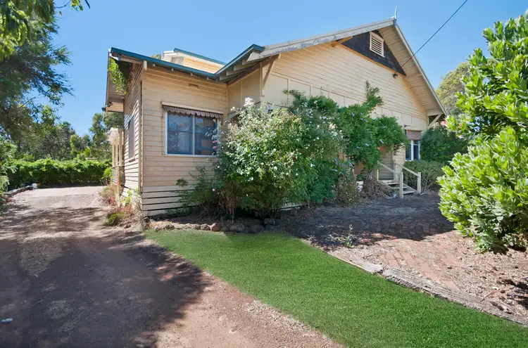 10 Hiller Lane, Hamilton VIC 3300