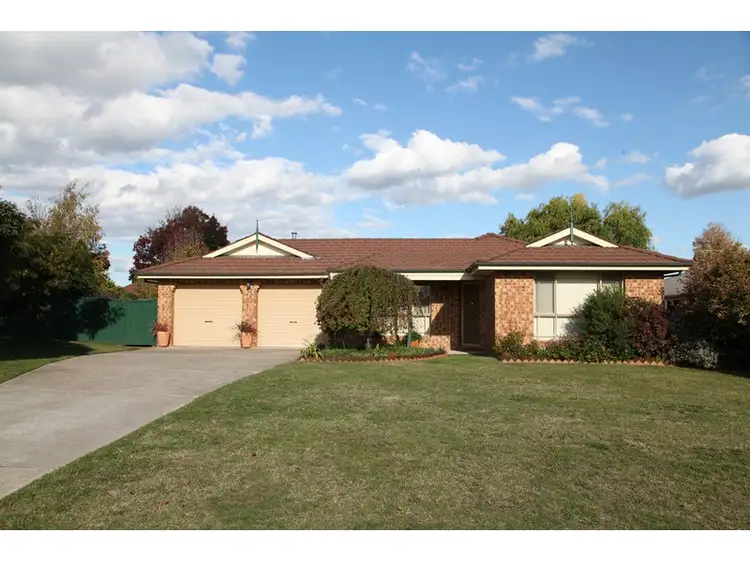 16 Halfpenny Drive, Kelso NSW 2795