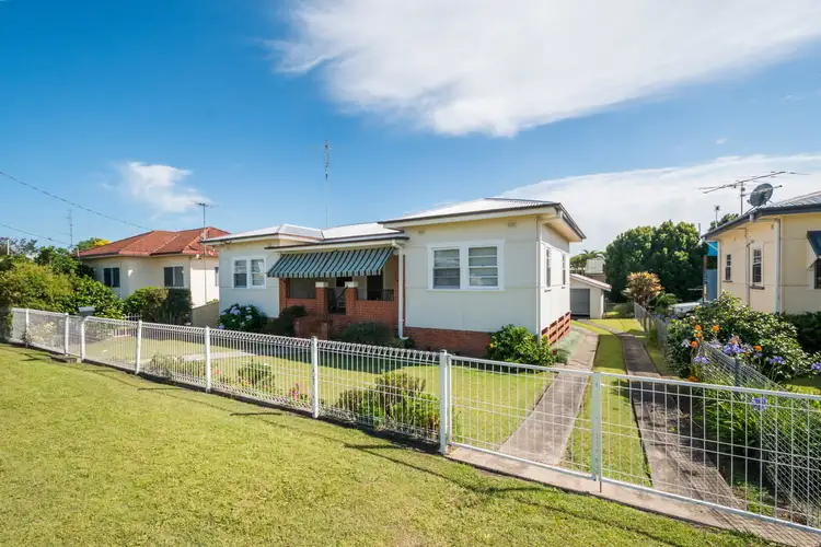 12 Elizabeth Avenue, Grafton NSW 2460