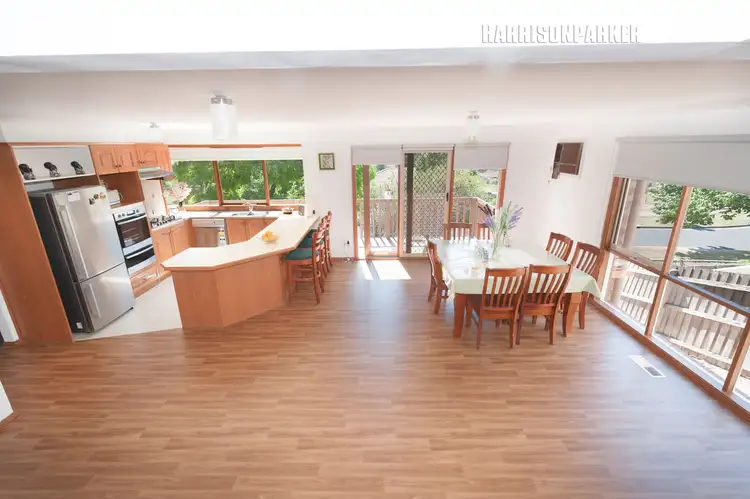 Fifth view of Homely house listing, 32 Piccadilly Court, Greenvale VIC 3059
