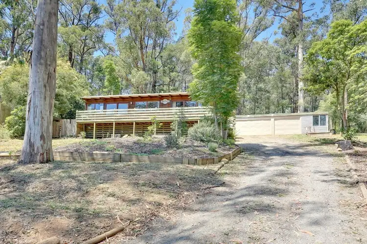 10 Pakenham Road, Cockatoo VIC 3781