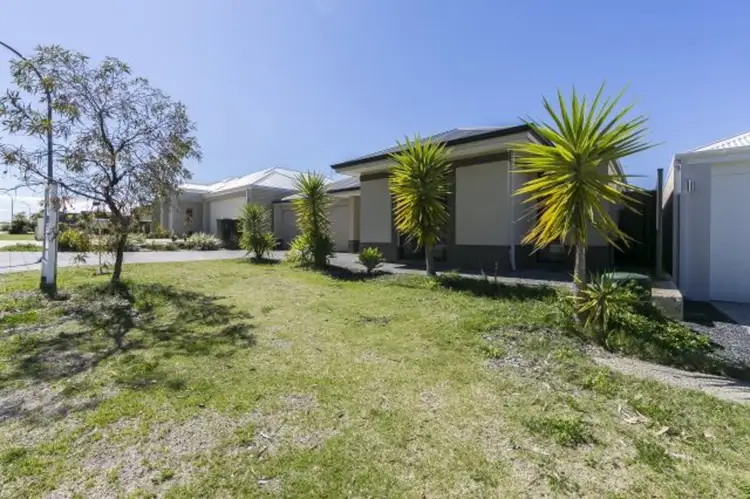 Second view of Homely house listing, 32 Babylon Bend, Landsdale WA 6065