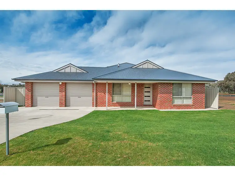 99 Lawson Circuit, Lavington NSW 2641