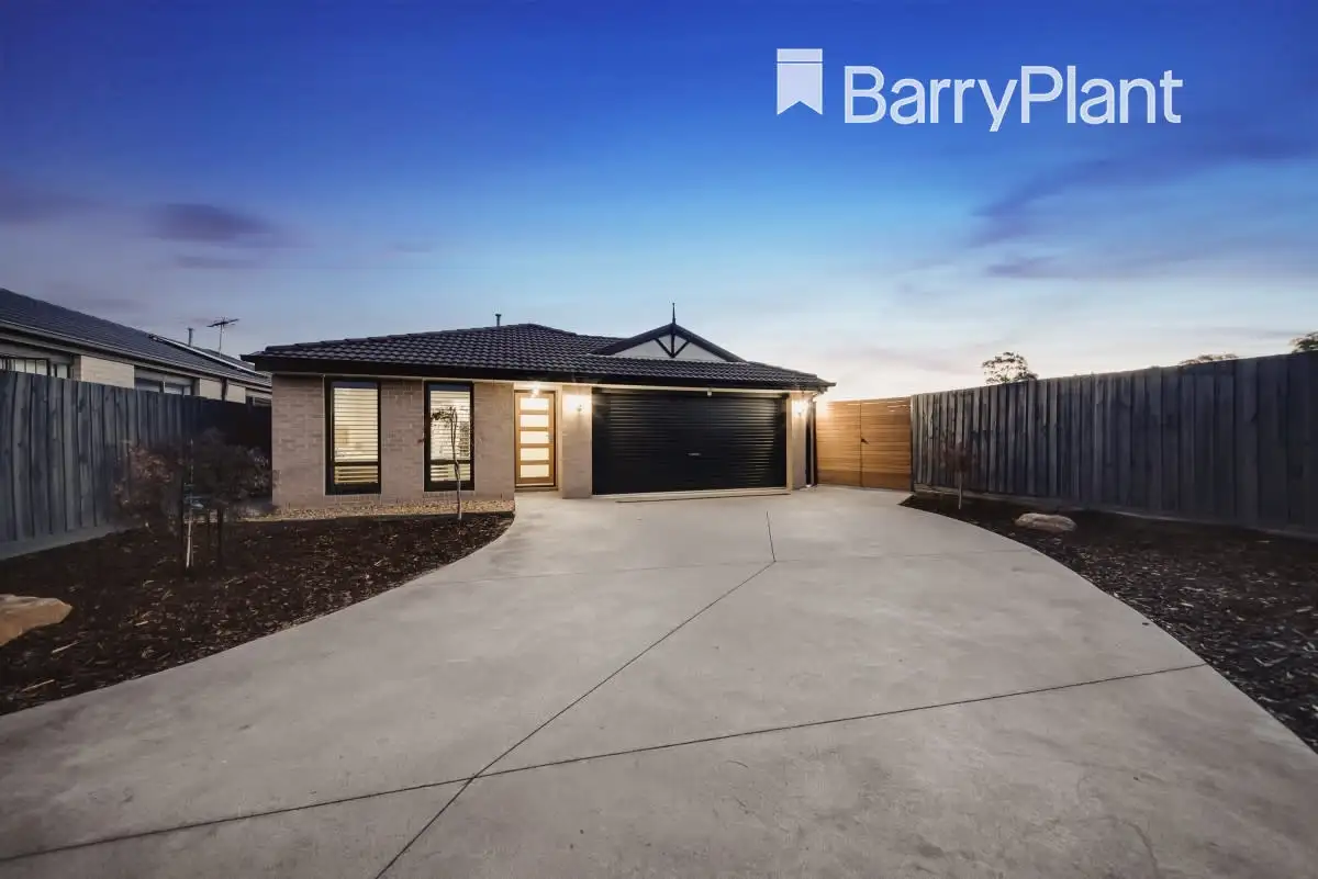 Main view of Homely house listing, 10 Pomegranate Way, Pakenham VIC 3810