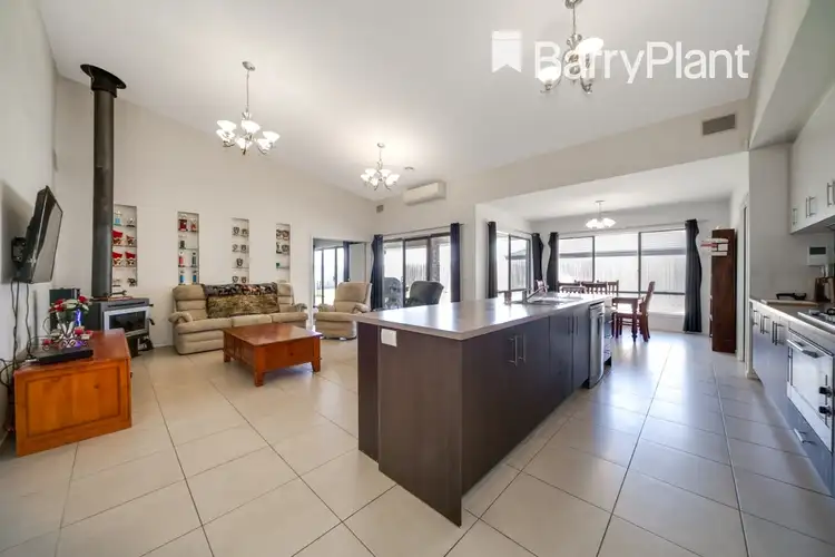Fifth view of Homely house listing, 10 Scordia Place, Pakenham VIC 3810