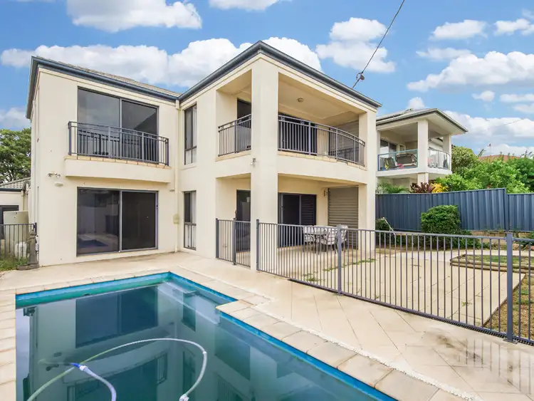 92 Central Street, Labrador QLD 4215