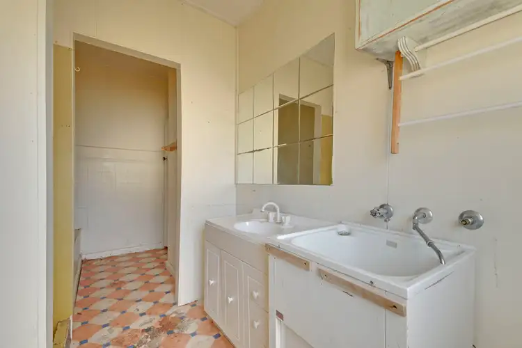 Fifth view of Homely house listing, 4 Johnson Crescent, Traralgon VIC 3844