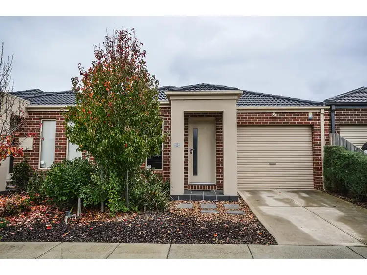 2/25 Red Robin Road, Truganina VIC 3029