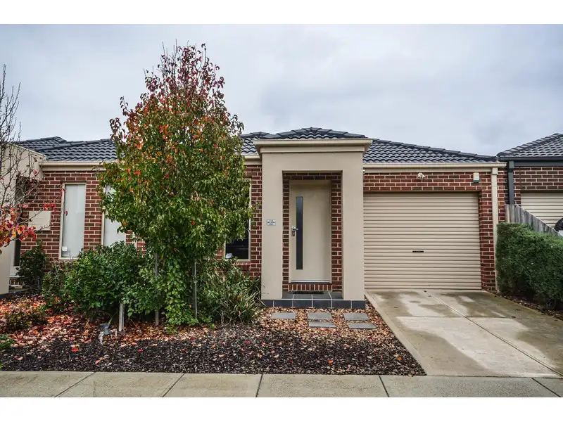 Main view of Homely unit listing, 2/25 Red Robin Road, Truganina VIC 3029