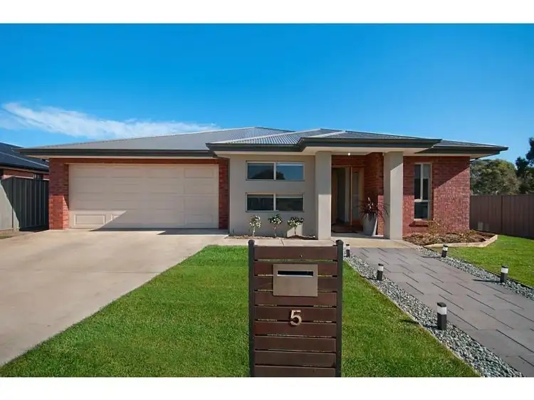5 School Court, Hamilton VIC 3300