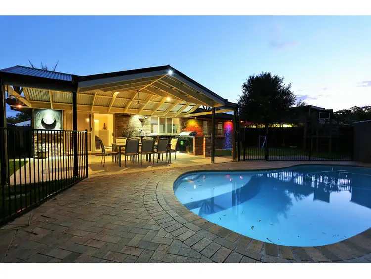 5 Grandis Crescent, Victoria Point QLD 4165