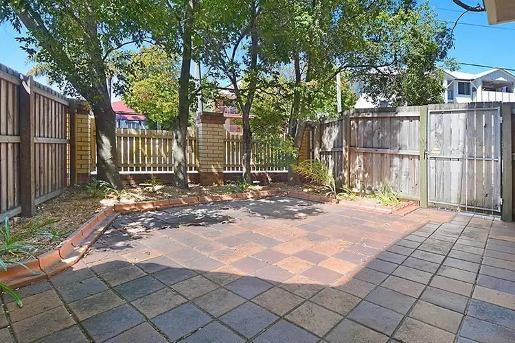 1/2 Surrey Street, Nundah QLD 4012