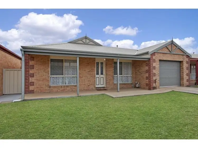 2/4 Crean Street, Hamilton VIC 3300
