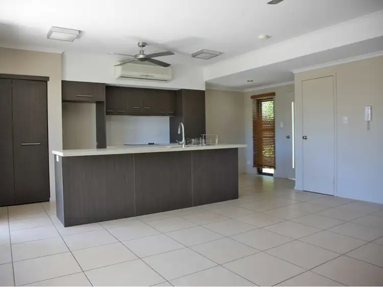Seventh view of Homely townhouse listing, 2/379 Draper Street, Parramatta Park QLD 4870