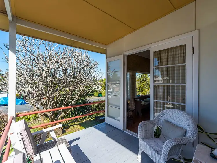 10 Wilson Street, Labrador QLD 4215