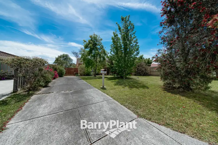 Second view of Homely house listing, 5 Tania Court, Pakenham VIC 3810