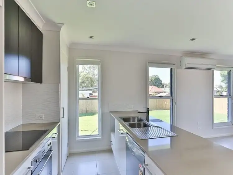 Fifth view of Homely unit listing, 2/12 McDowall Street, Newtown QLD 4350