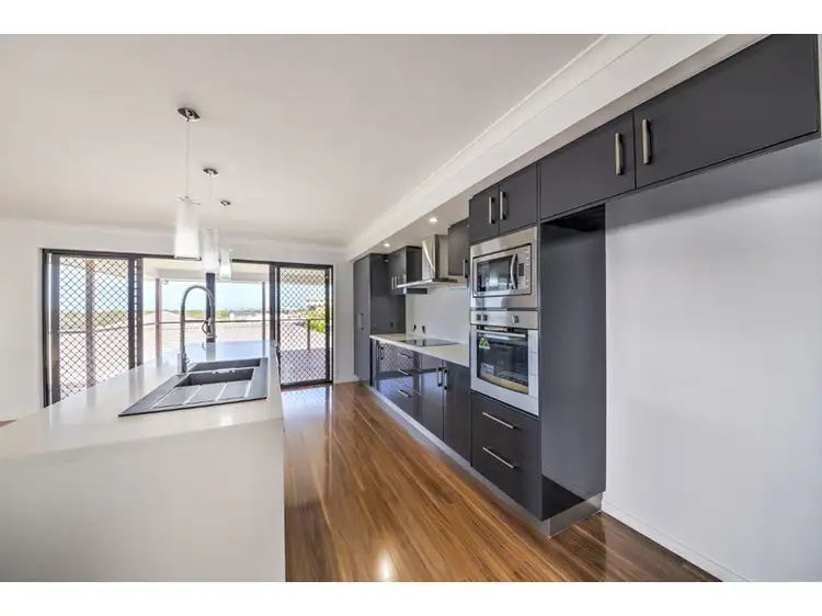 3 Scarborough St, Lammermoor QLD 4703