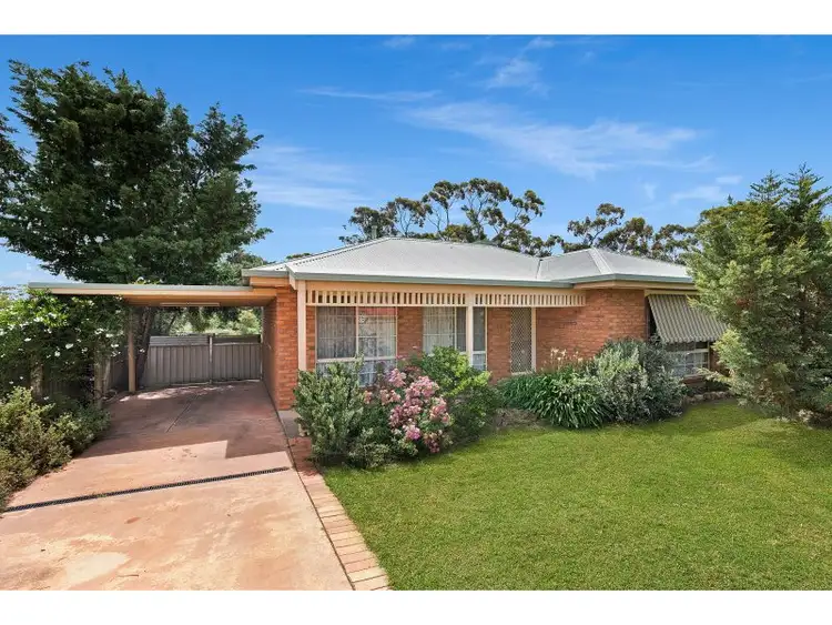 10 Bath Lane, Kangaroo Flat VIC 3555