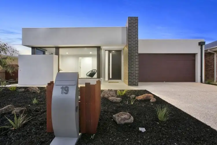 19 Beard Street, Armstrong Creek VIC 3217