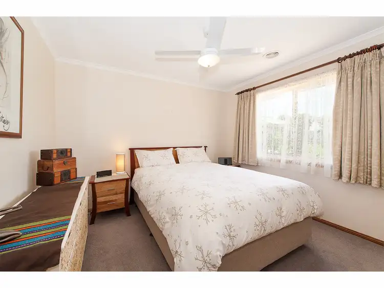 Sixth view of Homely house listing, 8 Keatinge Court, Lavington NSW 2641