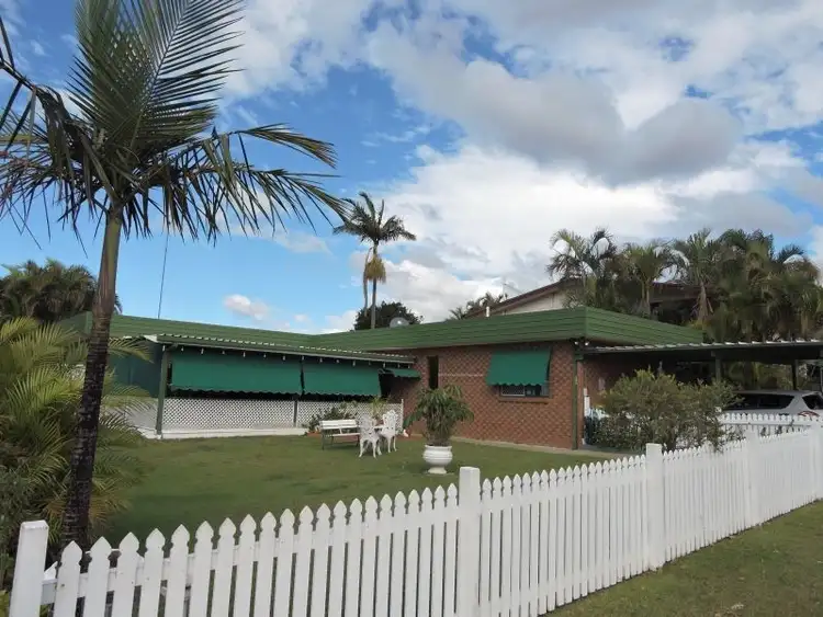 328 Government Road, Labrador QLD 4215