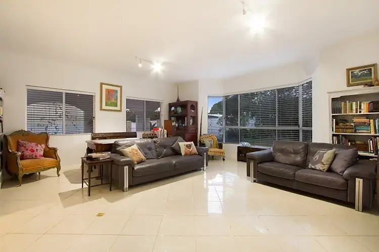 87 Robert Street, Labrador QLD 4215