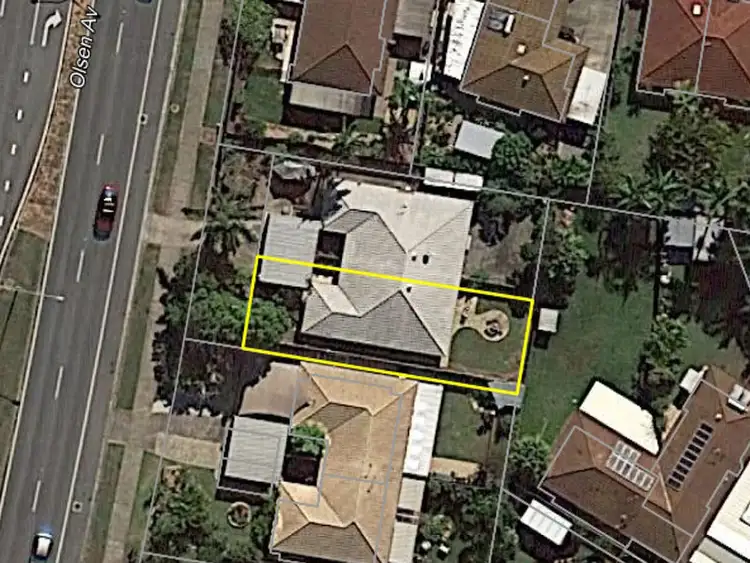 2/167 Olsen Avenue, Labrador QLD 4215