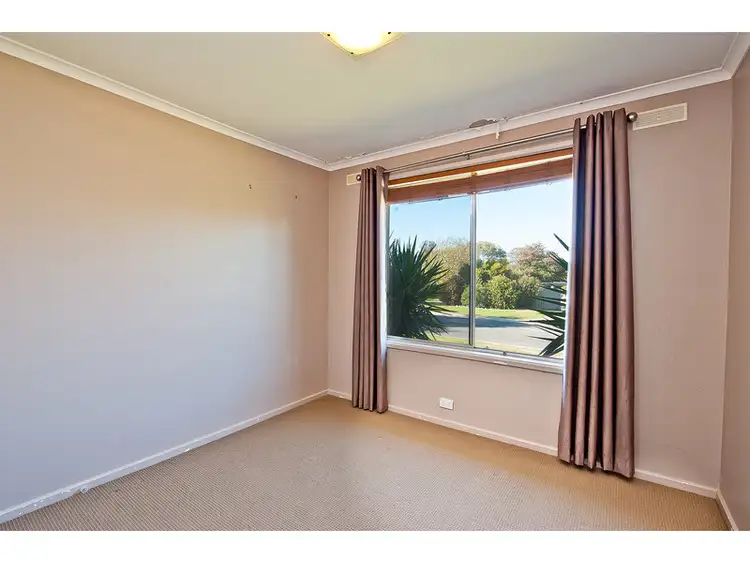 Fifth view of Homely house listing, 1 Curringa Place, Springdale Heights NSW 2641
