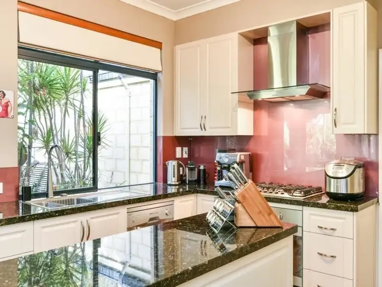 22 Costata Cove, Roleystone WA 6111