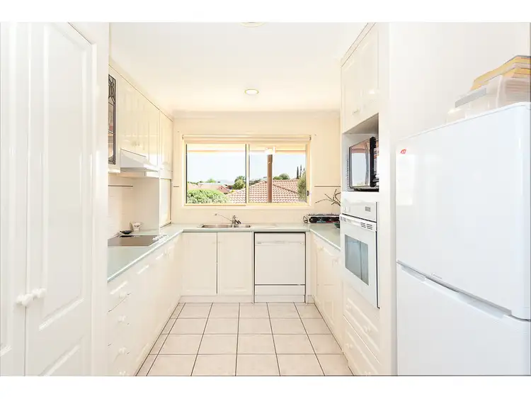 Third view of Homely unit listing, 2/104 Rosedale Drive, West Albury NSW 2640