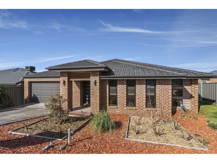 3 Barnbougle Place, Eaglehawk VIC 3556