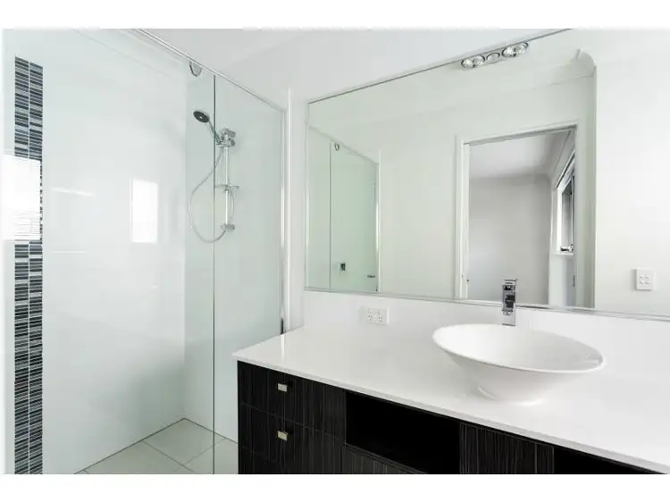 Fifth view of Homely unit listing, 3/19 Rees Court, Elanora QLD 4221